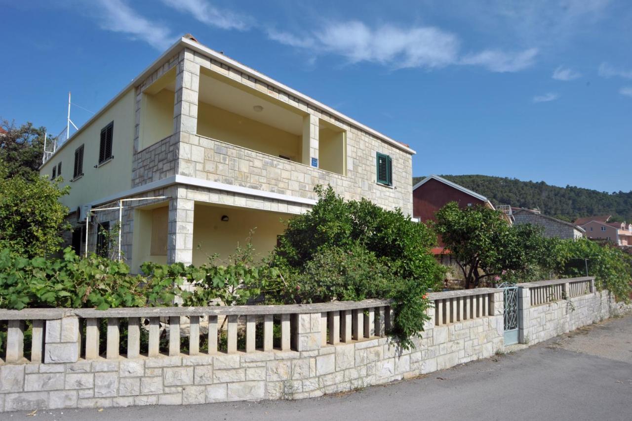 Near The Beach- Zen 2 Apartment Brna